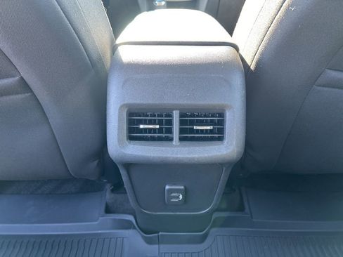 Used 2020 Chevrolet Equinox LS image 39