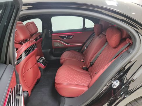 Used 2024 Mercedes-Benz S 580 4MATIC Sedan image 10