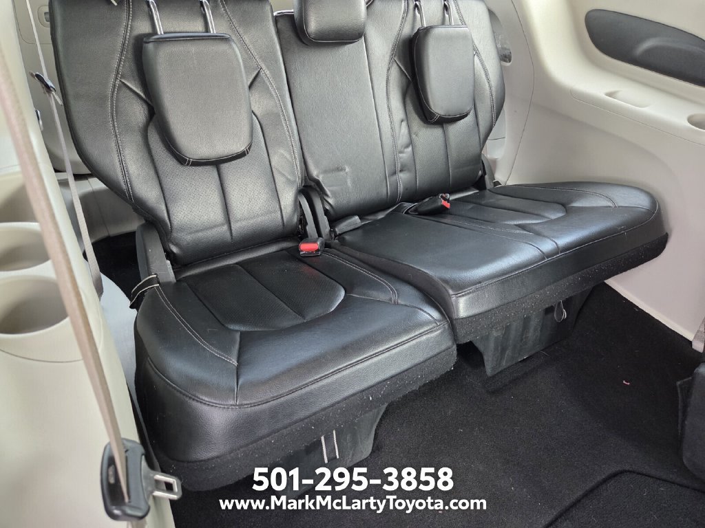 Used 2022 Chrysler Pacifica Touring-L FWD image 13