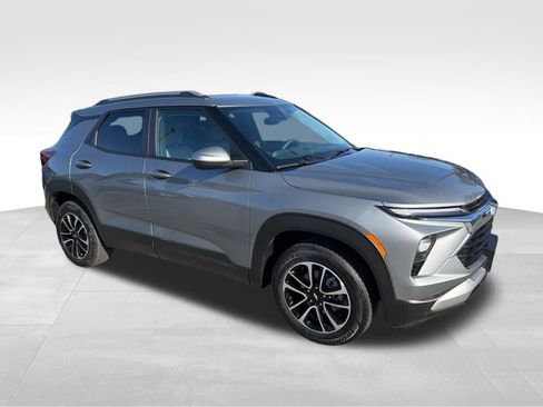 Used 2025 Chevrolet TrailBlazer LT image 6