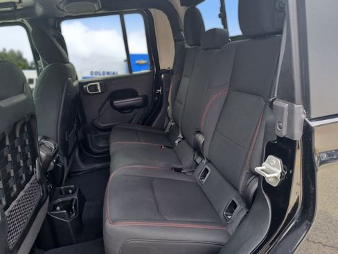 Used 2020 Jeep Gladiator Rubicon AWD/4WD image 16
