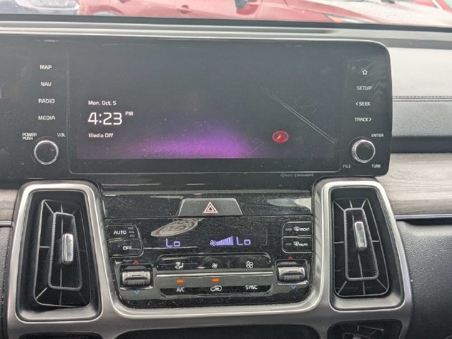 Used 2023 Kia Sorento EX w/ Panoramic Sunroof Package FWD image 19