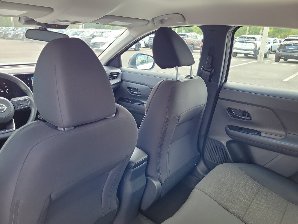 New 2027 Nissan Kicks S FWD image 11