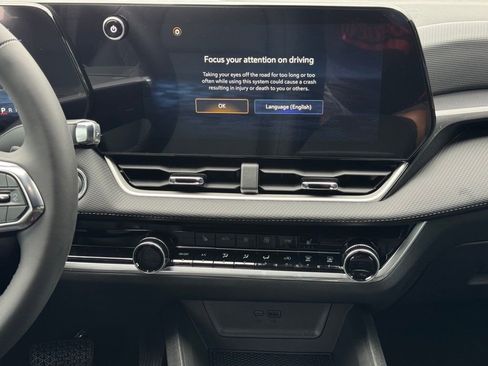 New 2026 Chevrolet Equinox LT w/ Convenience Package II FWD image 20