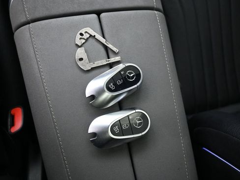 Used 2022 Mercedes-Benz EQS 450+ Sedan image 27
