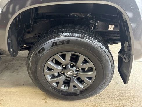 Certified 2023 Toyota Tacoma SR5 AWD/4WD image 5