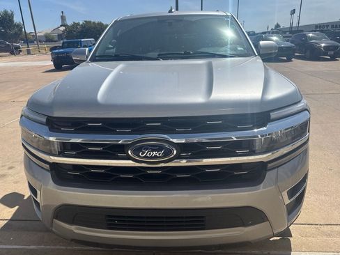 Used 2024 Ford Expedition Limited RWD image 2