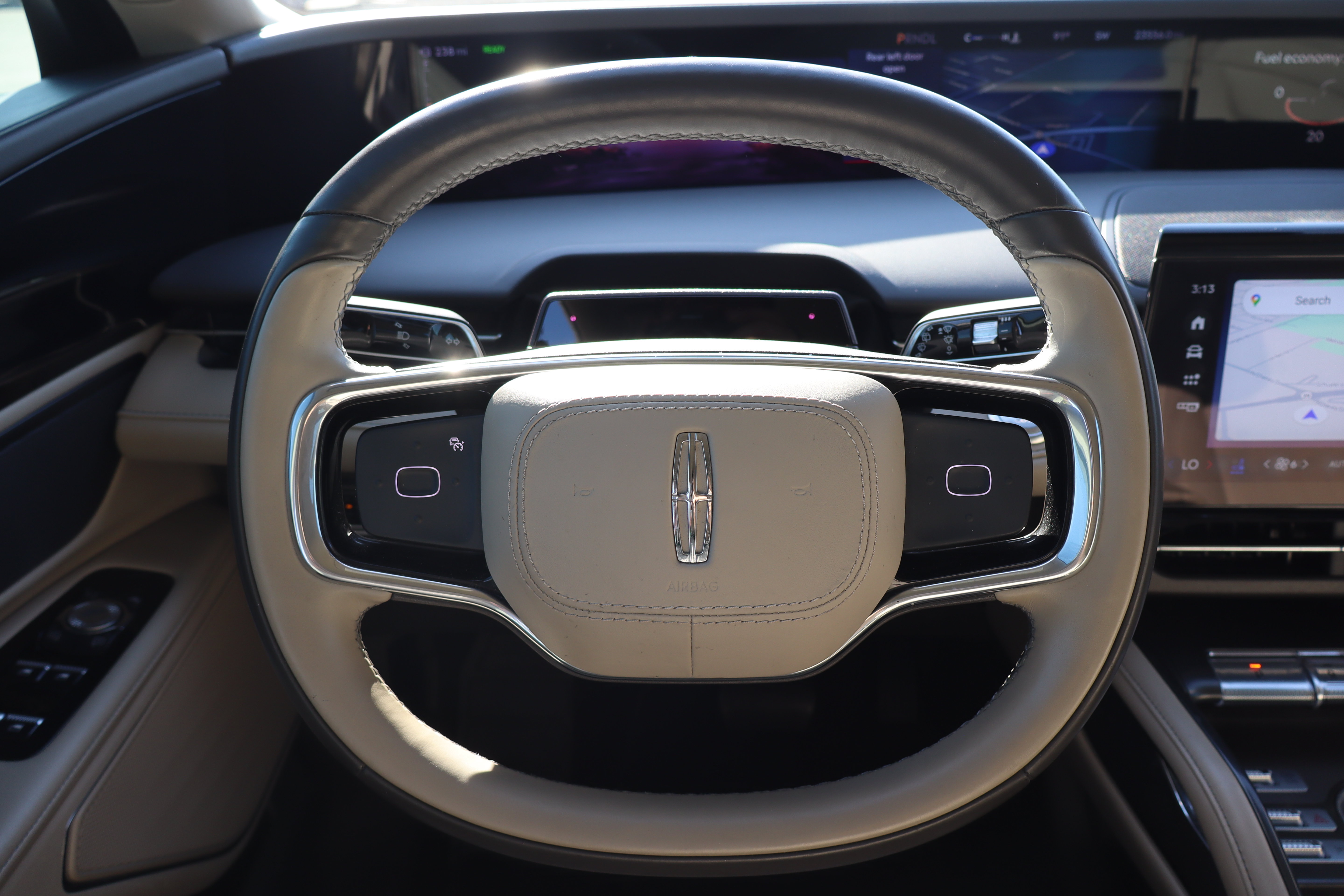 Used 2024 Lincoln Nautilus Premier AWD/4WD image 14