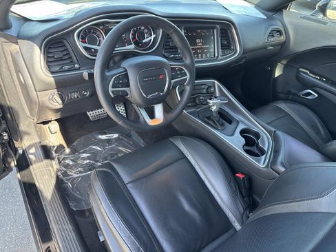 Used 2015 Dodge Challenger SXT Plus image 9