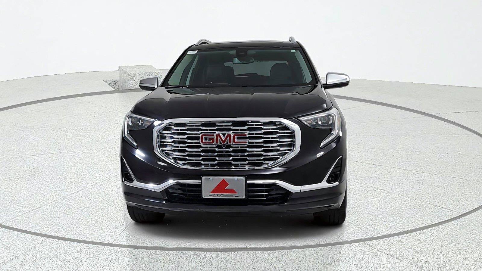 Used 2020 GMC Terrain Denali w/ Denali Premium Package AWD/4WD image 2