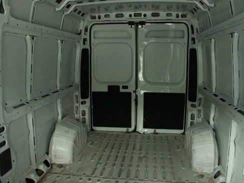 Used 2025 RAM ProMaster 2500 w/ Convenience Group FWD image 9