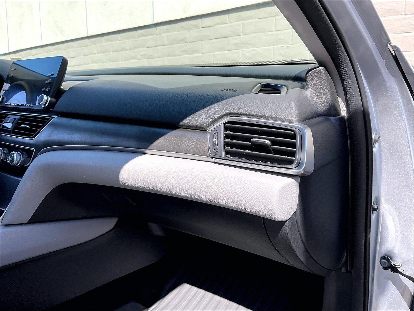 Used 2018 Honda Accord LX image 16