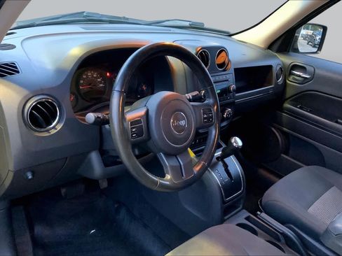 Used 2011 Jeep Patriot Latitude AWD/4WD image 16