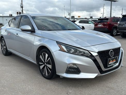 Used 2021 Nissan Altima 2.5 SV image 3