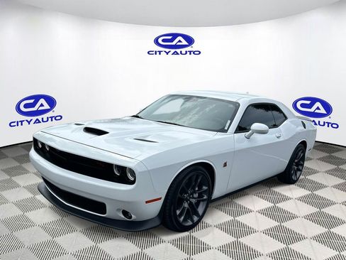 Used 2023 Dodge Challenger R/T Scat Pack RWD image 9