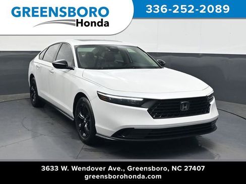 New 2025 Honda Accord SE image 1