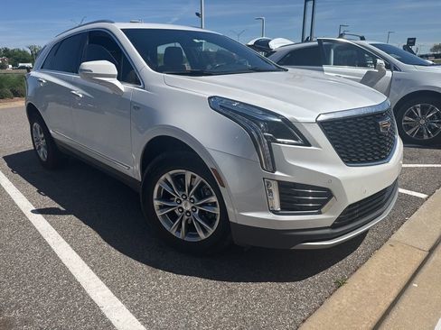 Used 2020 Cadillac XT5 Premium Luxury image 3