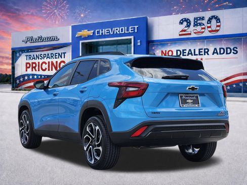 New 2026 Chevrolet Trax RS w/ Sunroof Package FWD image 4