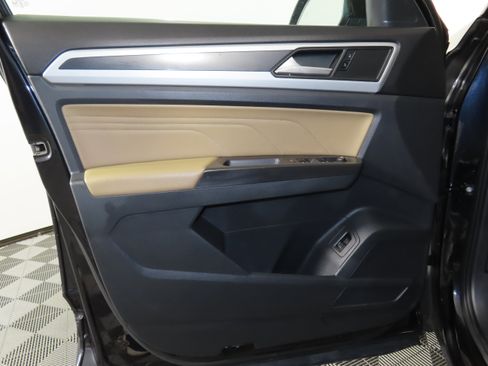 Used 2023 Volkswagen Atlas Cross Sport SE image 47