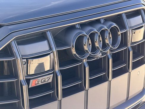 Used 2024 Audi SQ7 Premium Plus w/ S Sport Package image 9