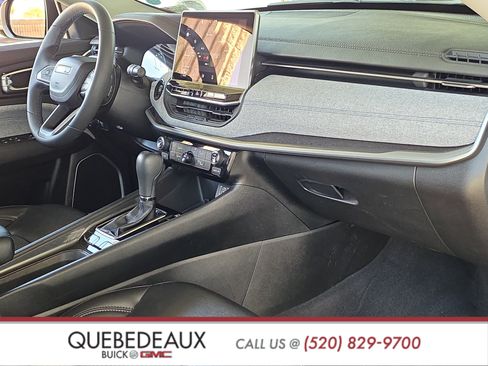 Used 2022 Jeep Compass Latitude FWD image 24