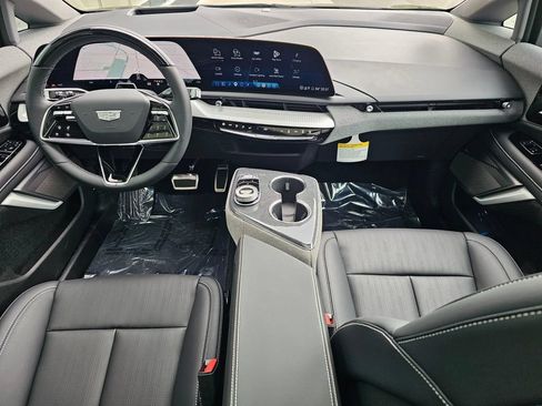 New 2026 Cadillac Optiq Luxury 2 AWD/4WD image 17