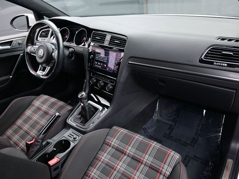 Used 2018 Volkswagen GTI SE FWD image 14