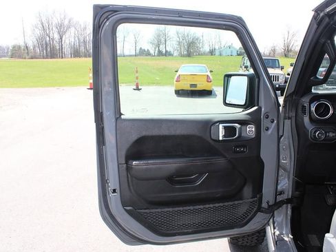 Used 2022 Jeep Wrangler Unlimited Rubicon w/ Xtreme Recon 35" Tire Package image 15