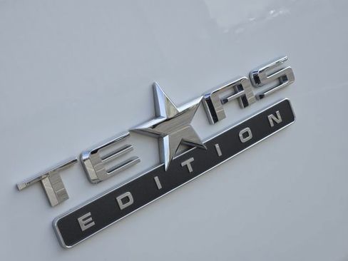 Used 2020 Chevrolet Silverado 2500 LT w/ Texas Edition image 12