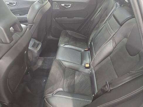 Used 2018 Volvo XC60 T6 R-Design w/ Convenience Package image 20