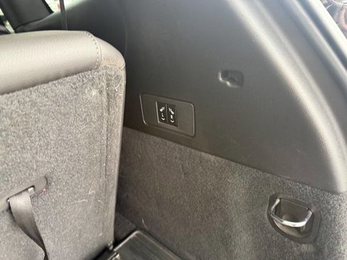 Used 2023 Cadillac XT6 Luxury image 20