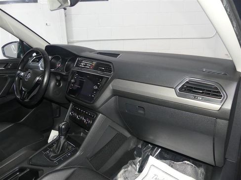 Used 2019 Volkswagen Tiguan SE image 24