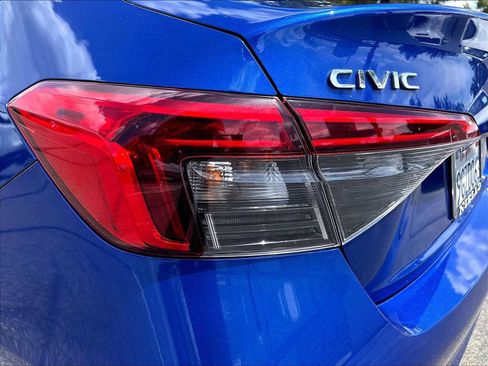 Used 2023 Honda Civic Sport image 30