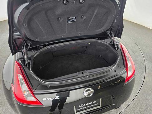 Used 2018 Nissan 370Z Touring RWD image 14