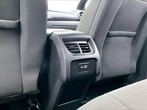 Used 2019 Chevrolet Blazer LT FWD image 34
