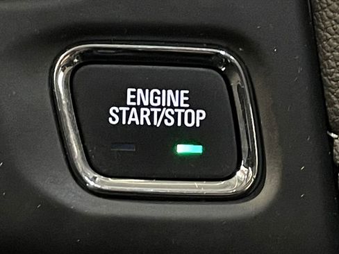 Used 2023 GMC Acadia SLT image 30