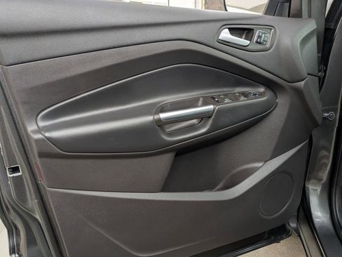 Used 2018 Ford Escape Titanium w/ Ford Safe & Smart Package FWD image 16