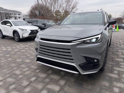 Certified 2026 Lexus TX 500h AWD w/ Technology Package image 32