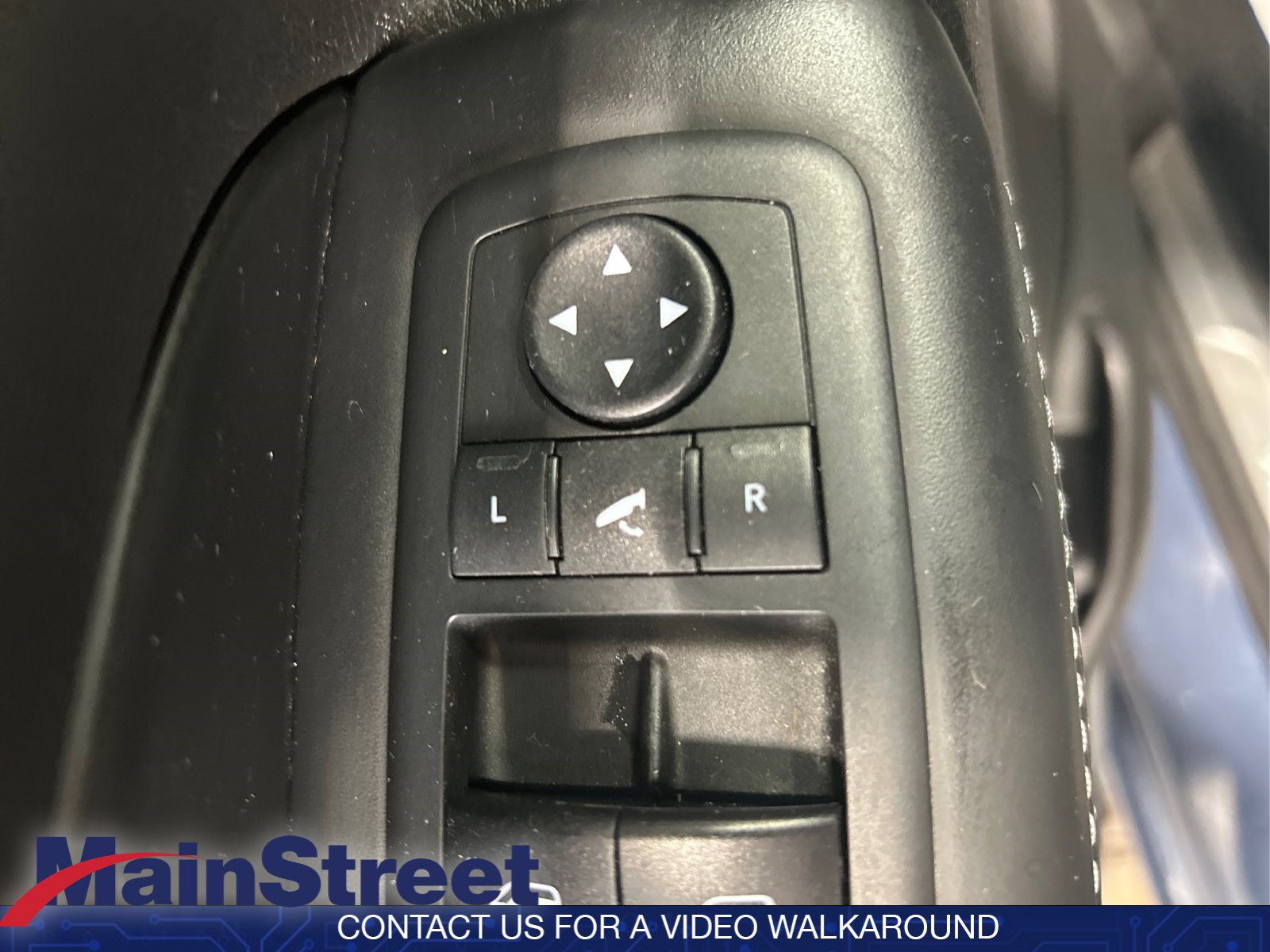 Used 2021 Jeep Grand Cherokee Overland AWD/4WD image 32