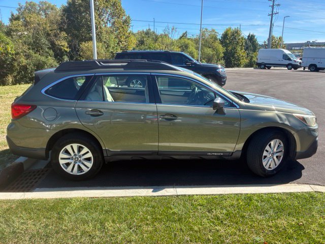 Used 2018 Subaru Outback 2.5i AWD/4WD image 8
