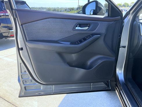 Used 2021 Nissan Rogue SV AWD/4WD image 10