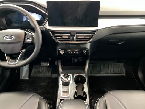 Used 2025 Ford Escape SE w/ PHEV Premium Package image 14