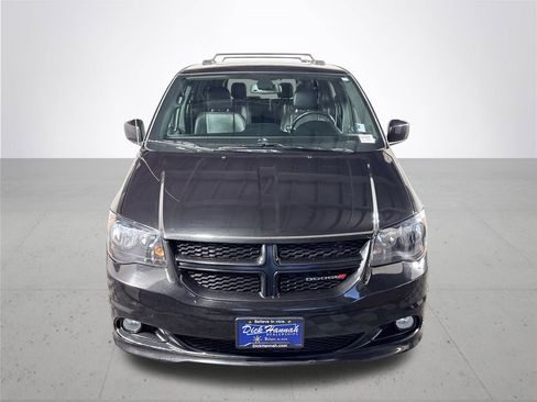 Used 2018 Dodge Grand Caravan GT image 3