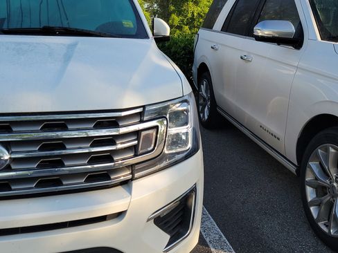 Used 2020 Ford Expedition Limited w/ Equipment Group 301A image 3