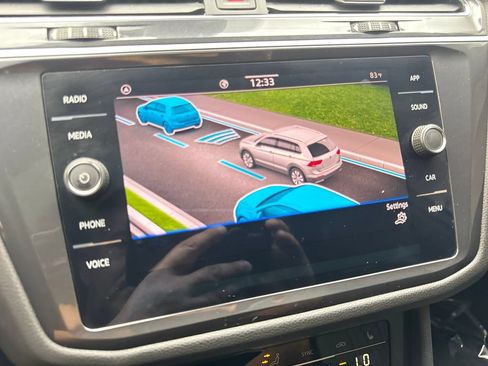 Used 2023 Volkswagen Tiguan SE w/ Panoramic Sunroof Package FWD image 67
