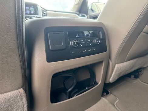Used 2019 GMC Yukon SLT w/ Premium Edition AWD/4WD image 13