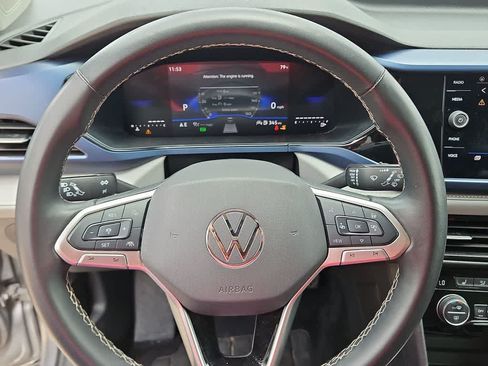 Used 2024 Volkswagen Taos SE FWD image 19
