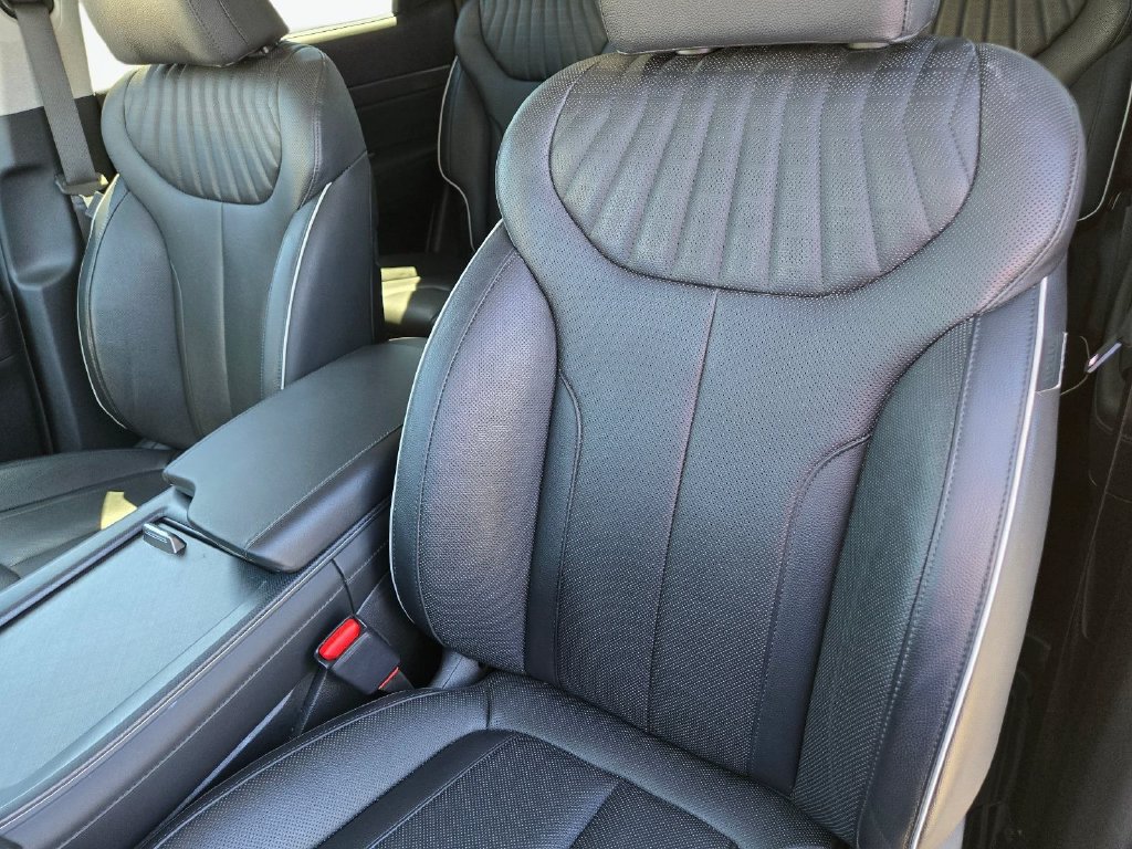 Certified 2024 Hyundai Palisade Limited FWD image 16