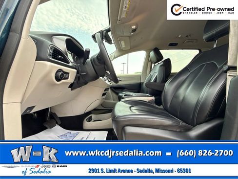 Certified 2023 Chrysler Pacifica Touring-L FWD image 18