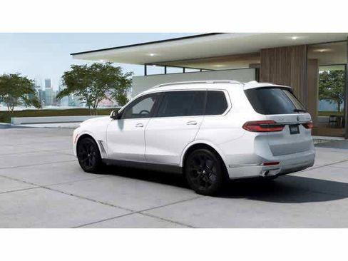 Used 2026 BMW X7 xDrive40i w/ Premium Package image 29